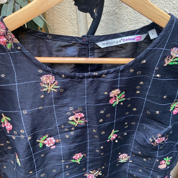 Melange Tops. Size- L - Picture 3 of 10